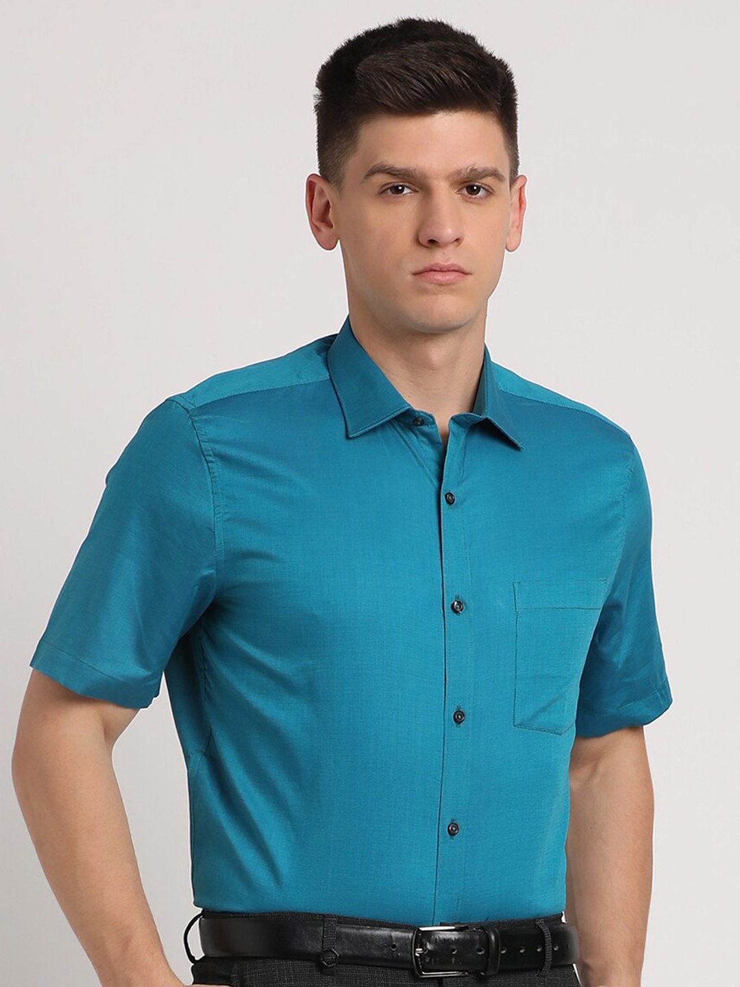

Turtle Spread Collar Short Sleeves Regular Fit Classic Cotton Formal Shirt, Teal