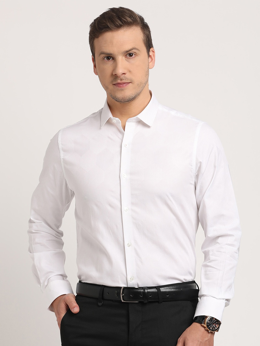 

Turtle Classic Slim Fit Long Sleeves Spread Collar Cotton Opaque Shirt, White