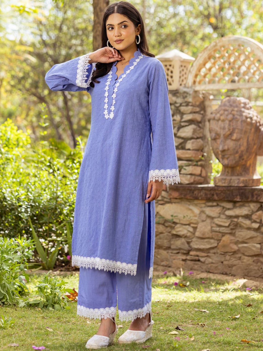 

Ambraee V-Neck Schiffli Straight Kurta with Trousers, Blue