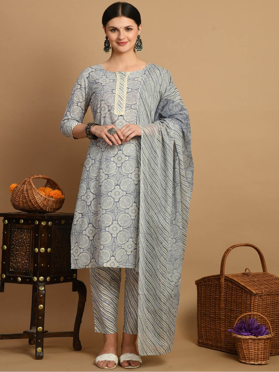 

KALINI Women Floral Printed Regular Pure Cotton Straight Kurta with Trousers & Dupatta, Grey