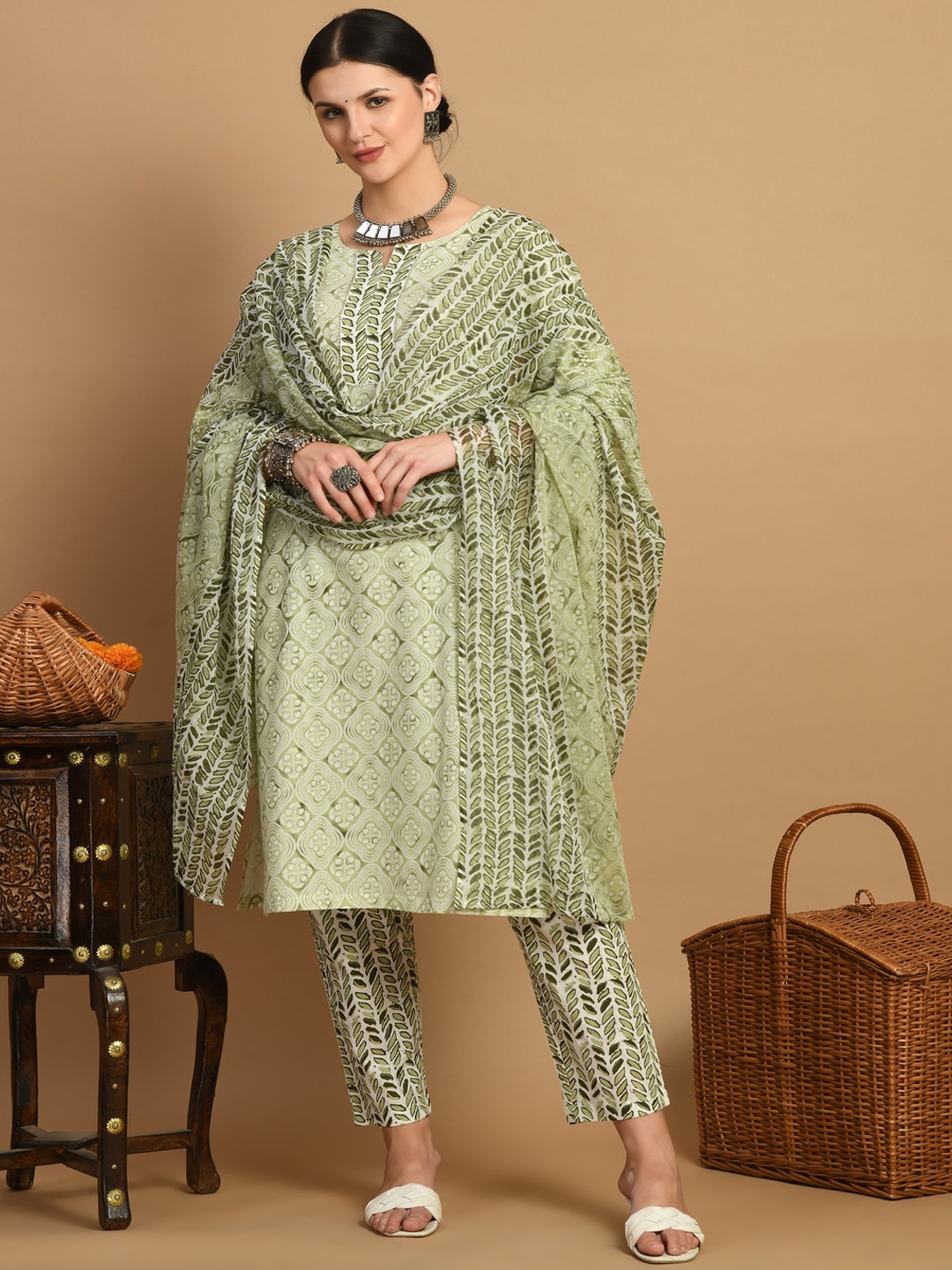 

KALINI Ethnic Motifs Printed Round Neck Three-Quarter Sleeves Pure Cotton Kurta Set, Green