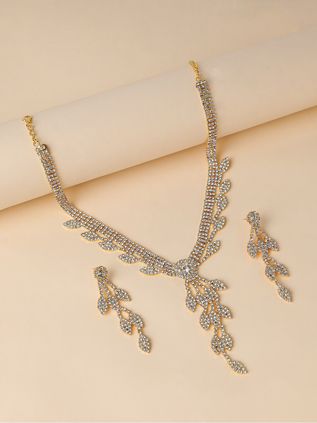 

SOHI Silver Plated Stone Studded Jewellery Set