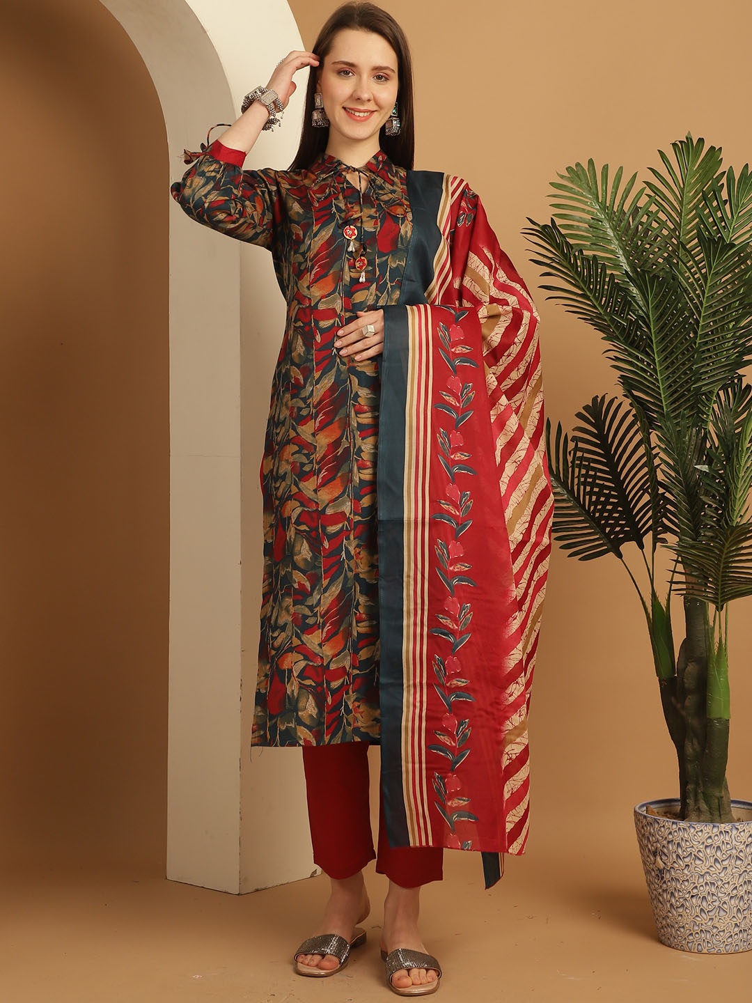 

Rajnandini Floral Printed Regular Kurta with Trousers & With Dupatta, Grey