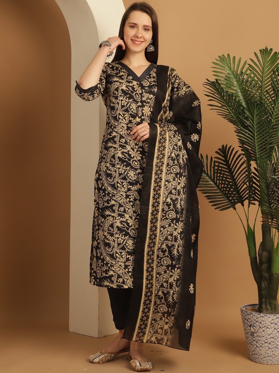 

Rajnandini Floral Printed Regular Kurta with Trousers & With Dupatta, Black