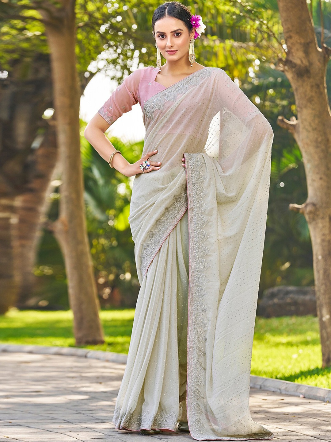 

Satrani Embellished Pure Georgette Saree, Lime green