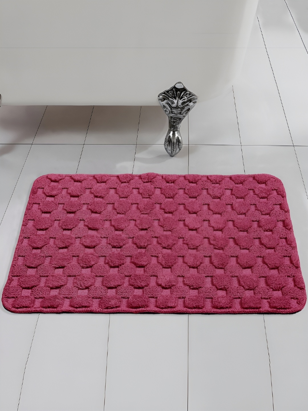 

Saral Home YANO Maroon Embossed 1000GSM Cotton Antiskid Bathmat