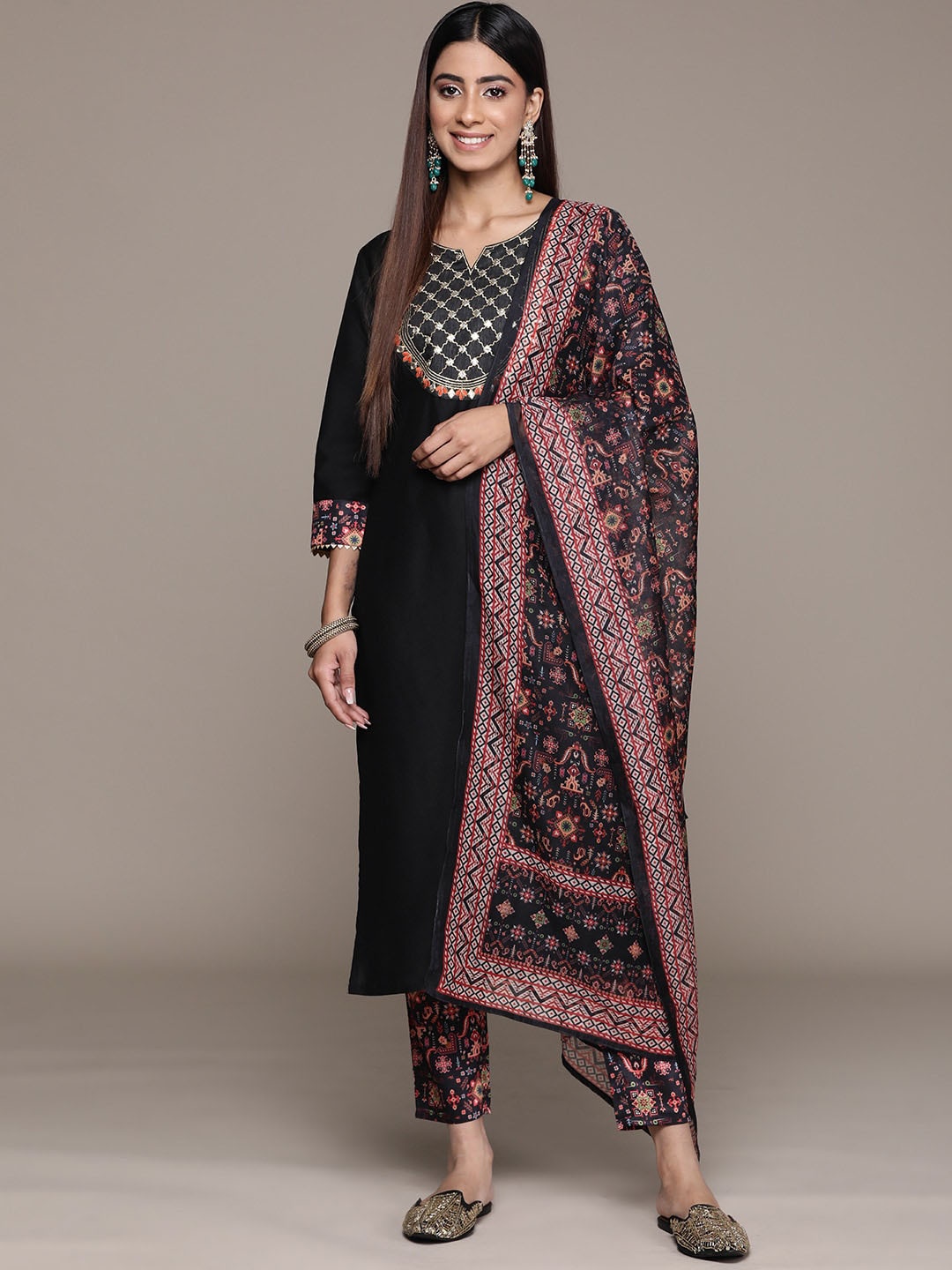 

KALINI Ethnic Motifs Embroidered Round Neck Three-Quarter Sleeves Thread Work Kurta Set, Black