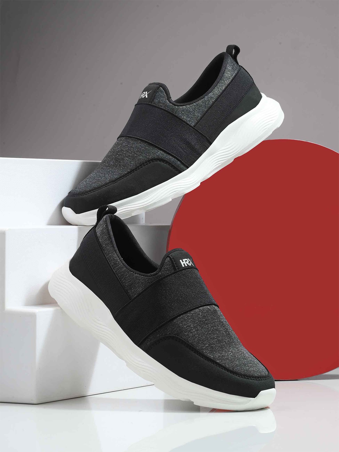 

HRX by Hrithik Roshan Women Black Textured Lace-Up Walking Shoes
