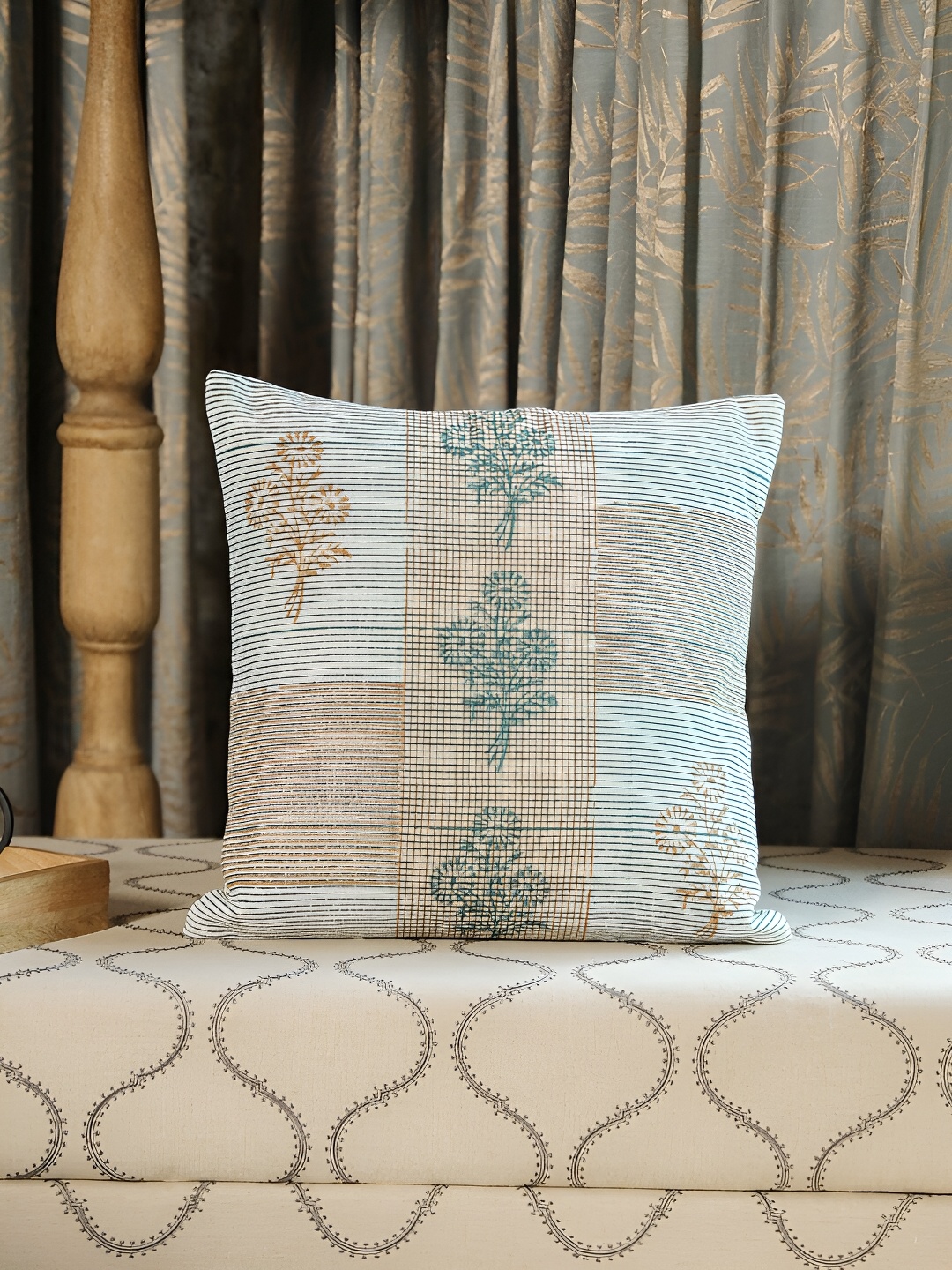 

SANSKRUTIHOMES Green & Cream-Coloured Floral Cotton Square Cushion Covers