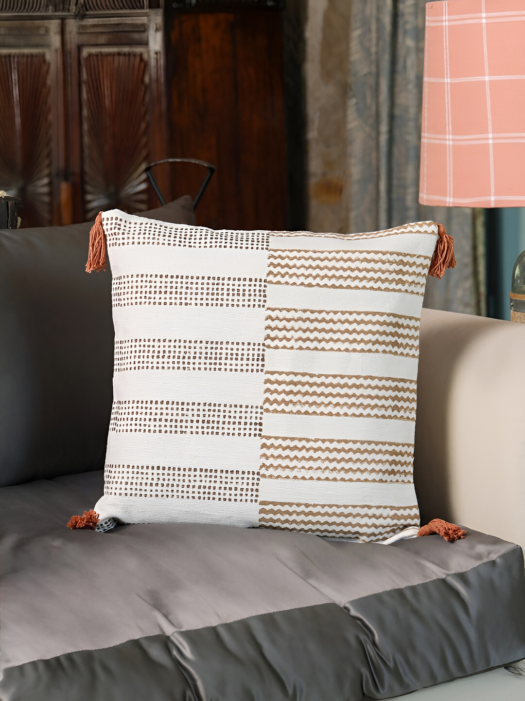 

SANSKRUTIHOMES Brown & White Geometric Cotton Square Cushion Covers
