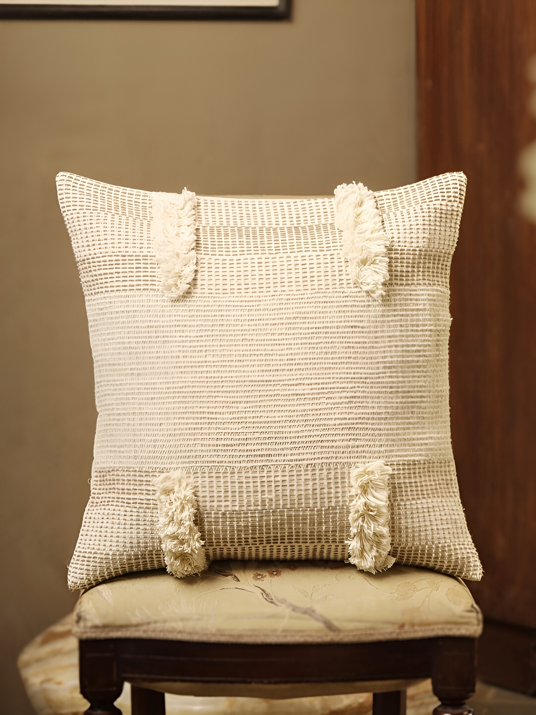 

SANSKRUTIHOMES Cream-Coloured Square Cotton Cushion Covers