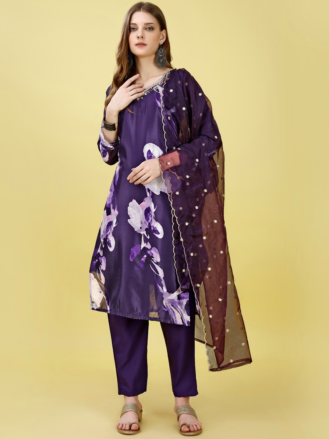 

STH Floral Printed Straight Sequinned Kurta with Trousers & With Dupatta, Purple