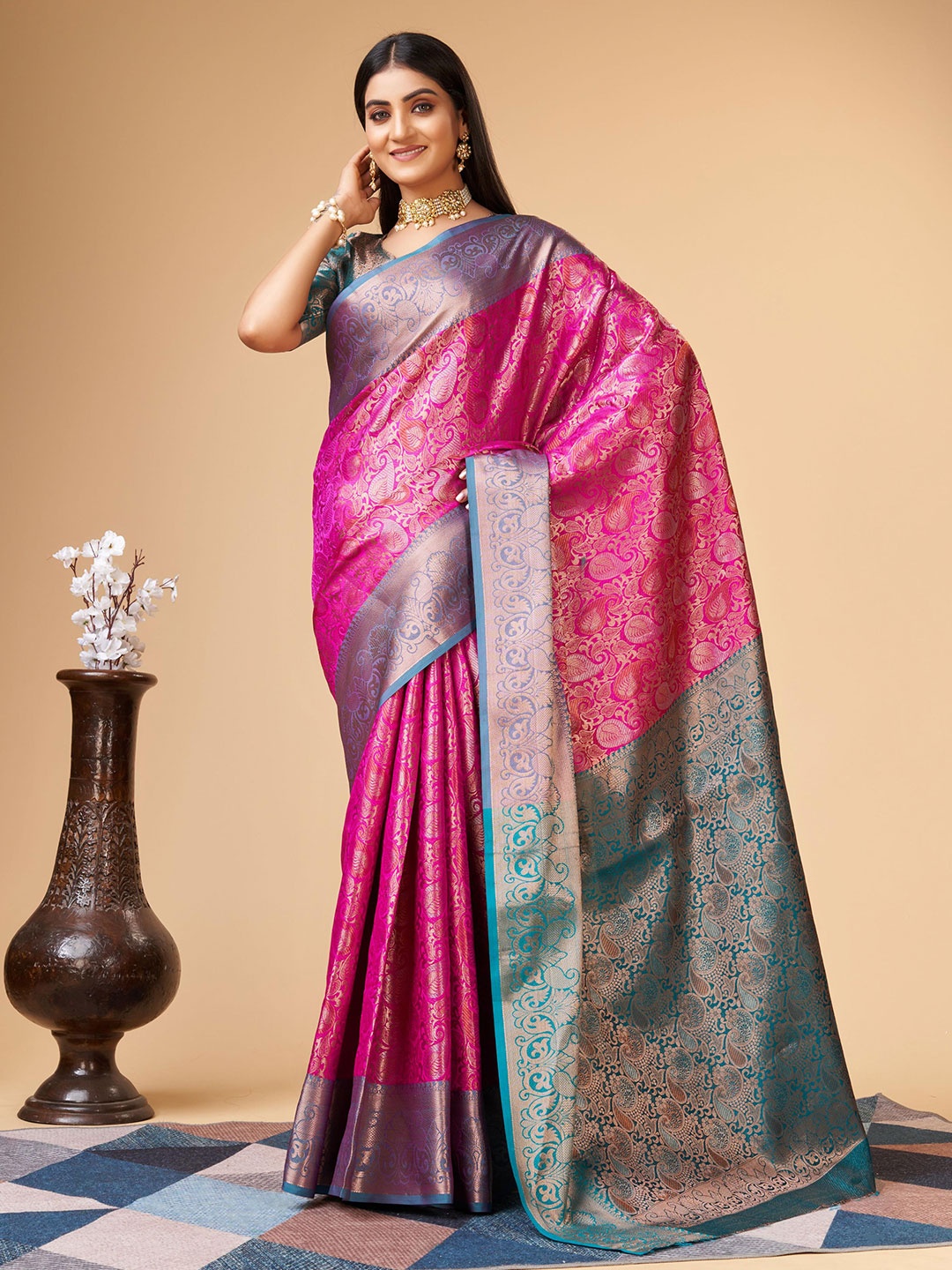 

ALAGINI Paisley Woven Design Zari Banarasi Saree, Pink