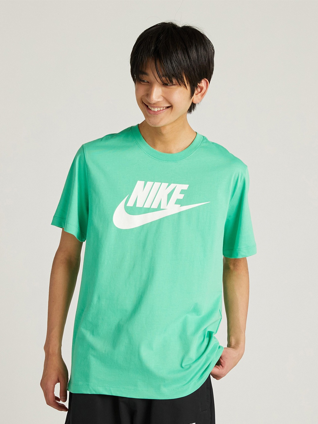 

Nike Sportswear Men's T-Shirt, Green