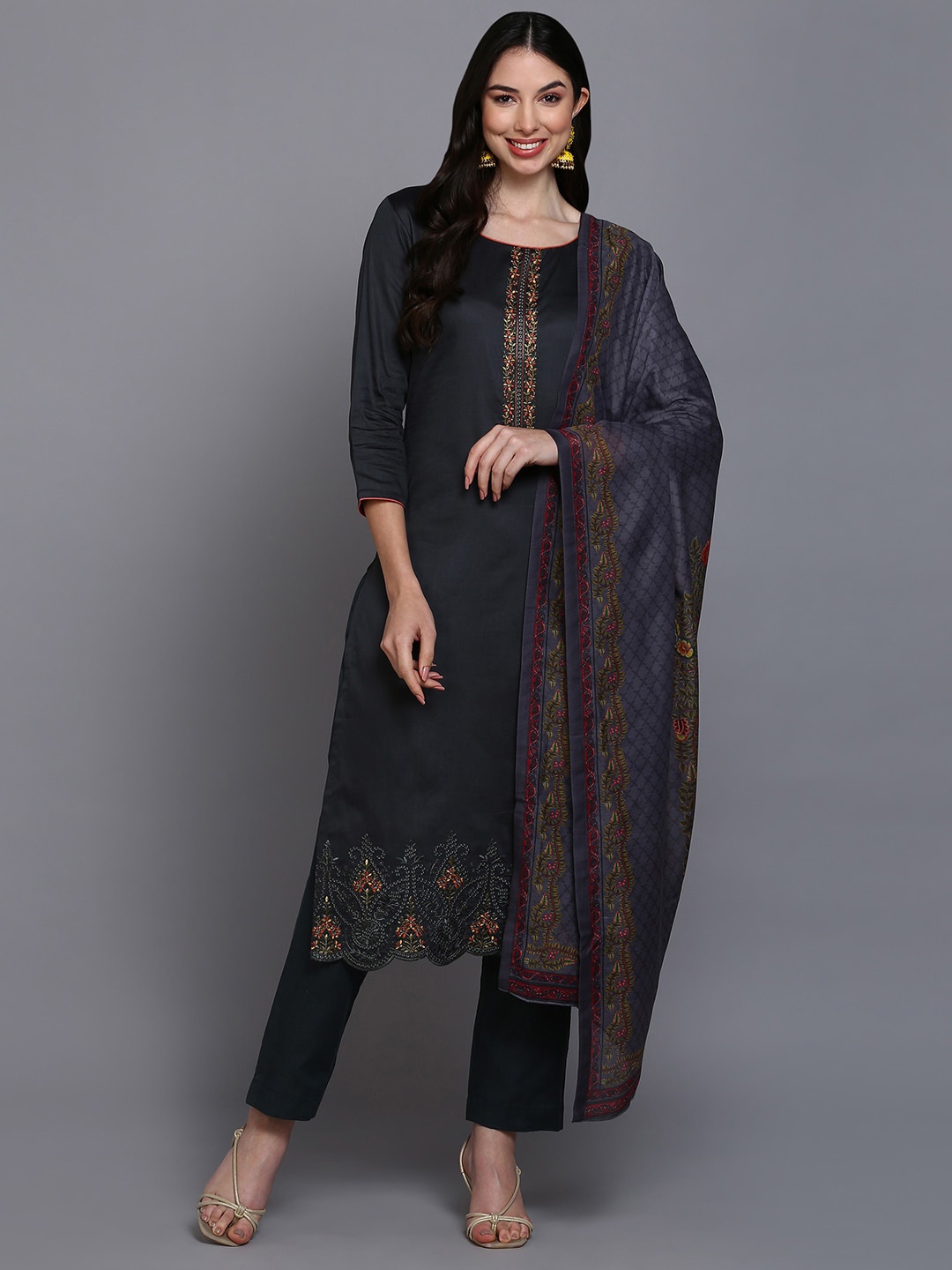 

AHIKA Floral Printed Regular Thread Work Kurta with Trousers & With Dupatta, Black