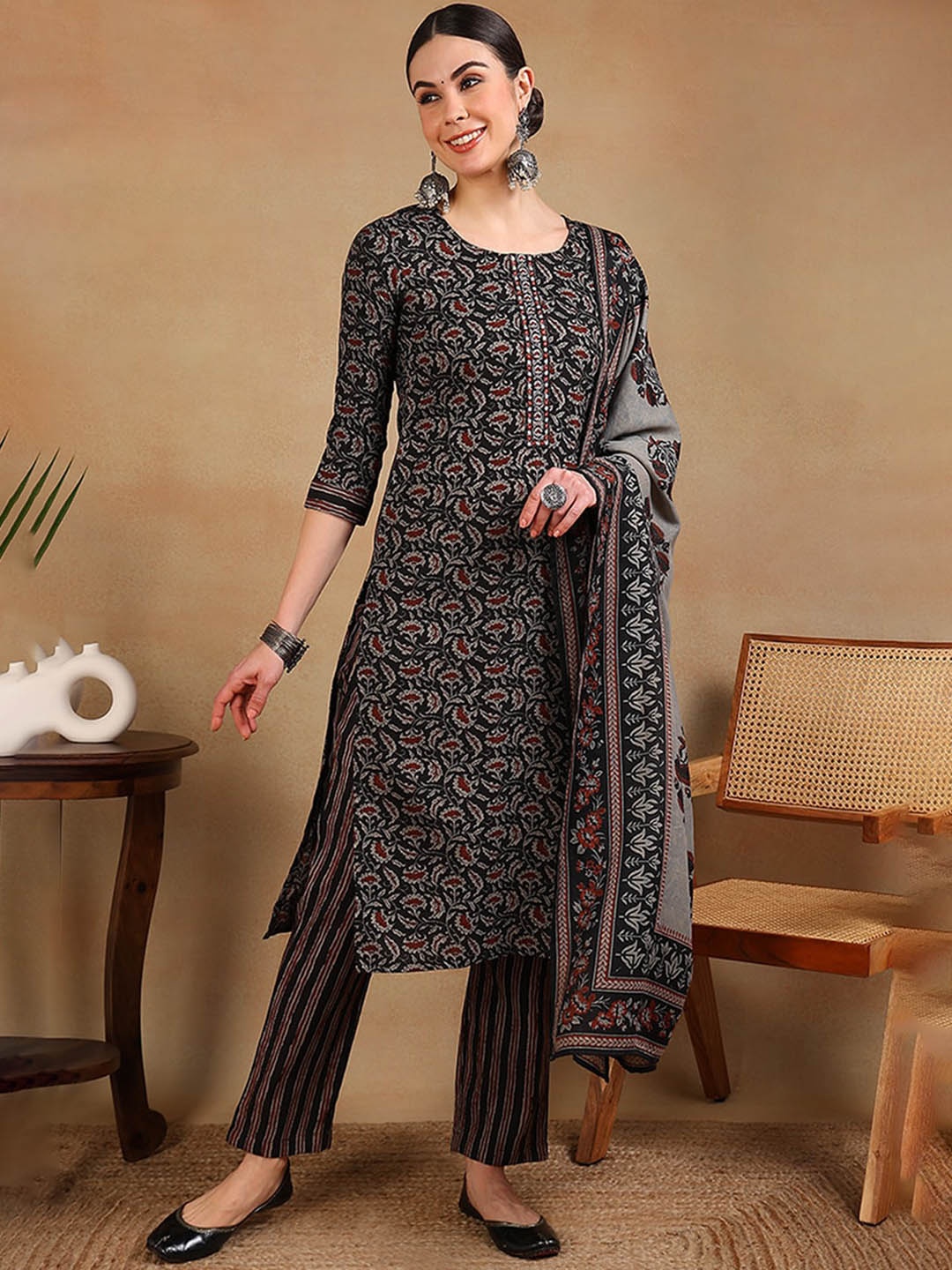 

AHIKA Floral Printed Regular Thread Work Kurta with Trousers & With Dupatta, Black