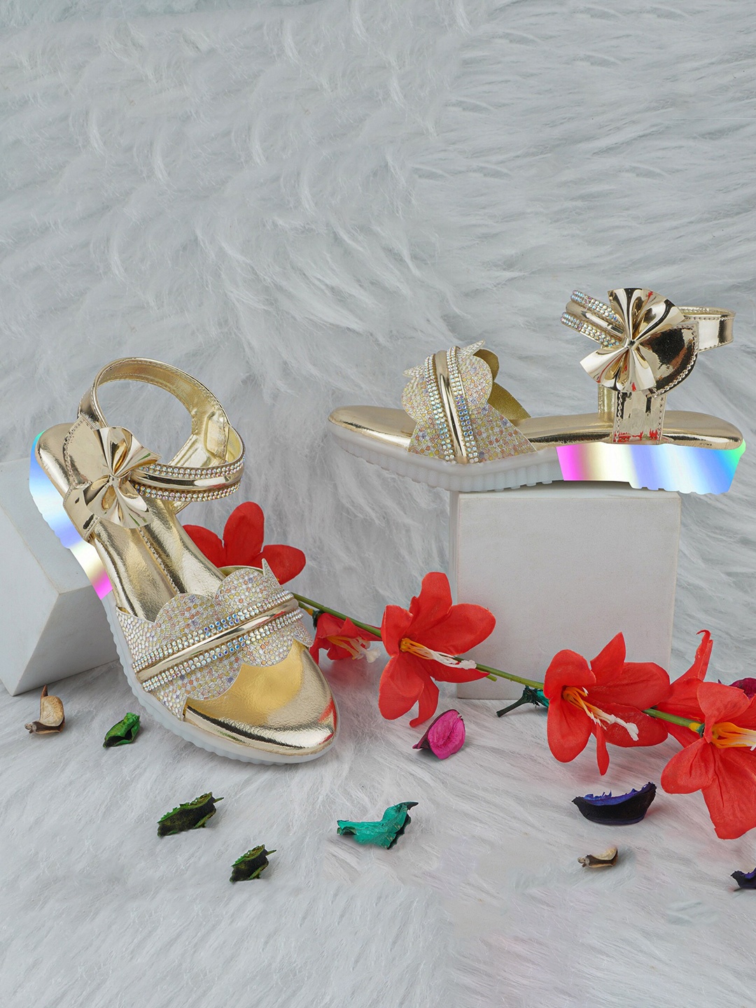 

BAESD Girls Embellished LED Open Toe Flats, Gold