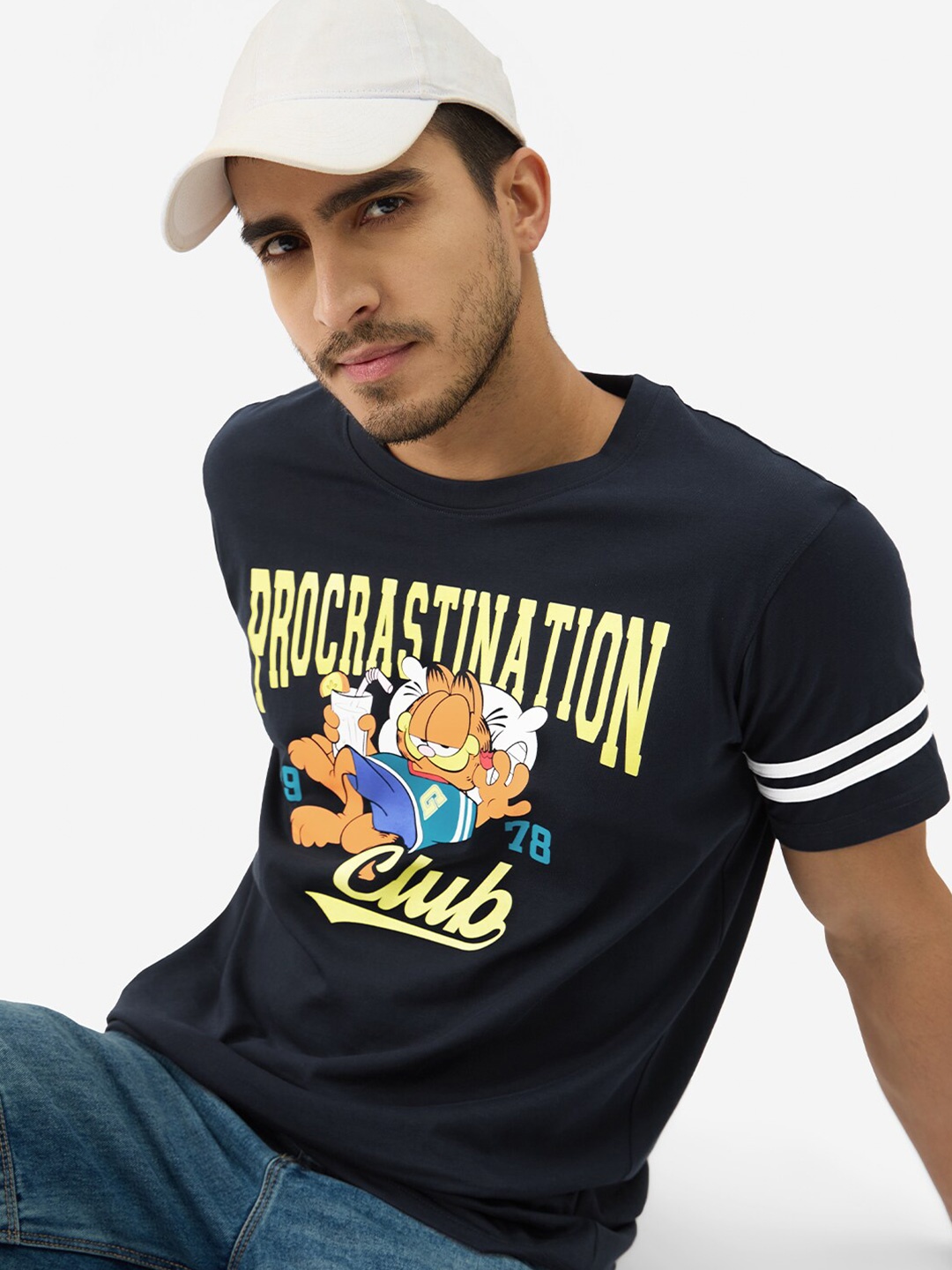 

The Souled Store Round Neck Garfield Printed Cotton T-shirt, Navy blue