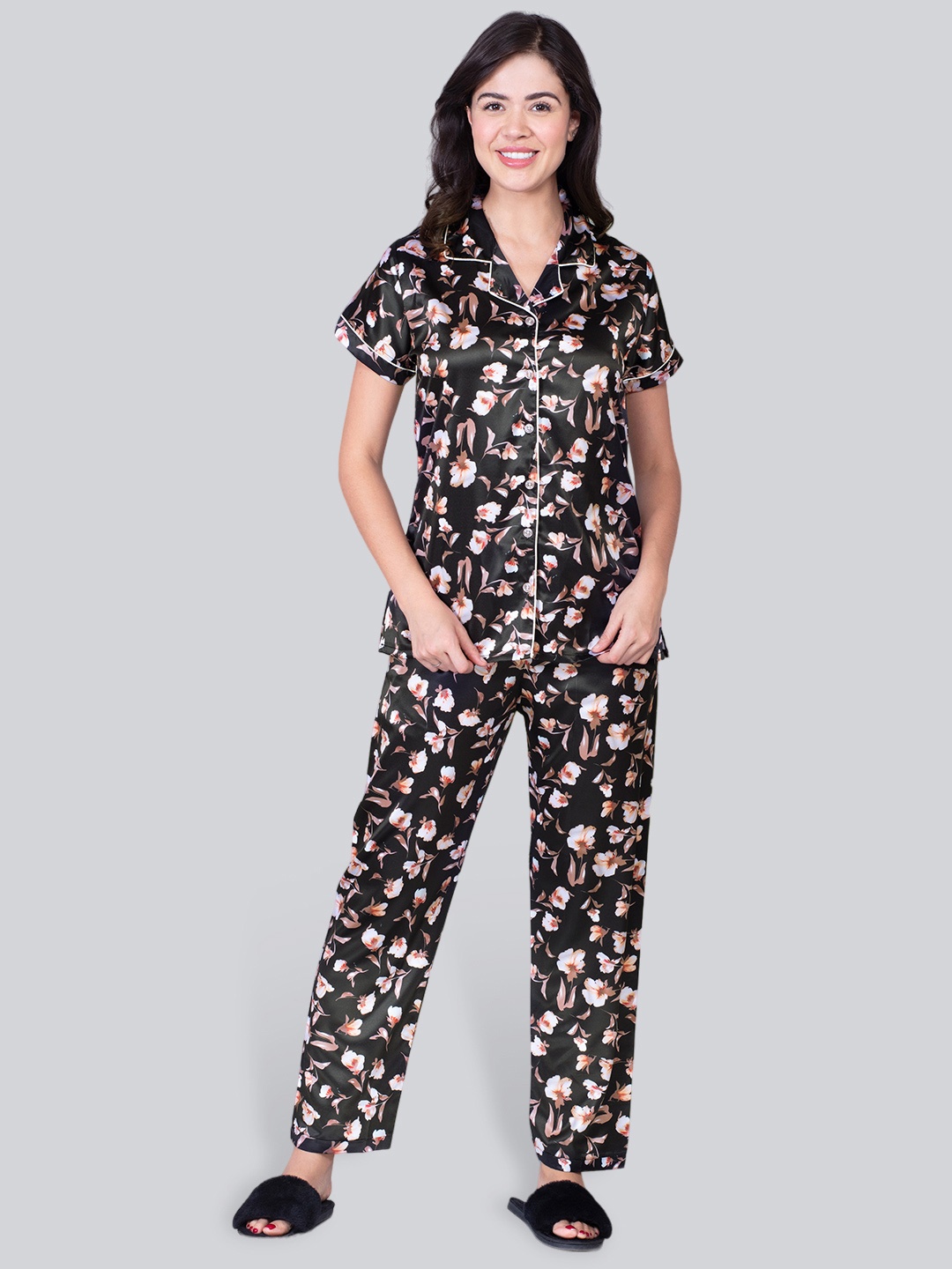 

THE DAILY OUTFITS Floral Printed Lapel Collar Satin Night suit, Black