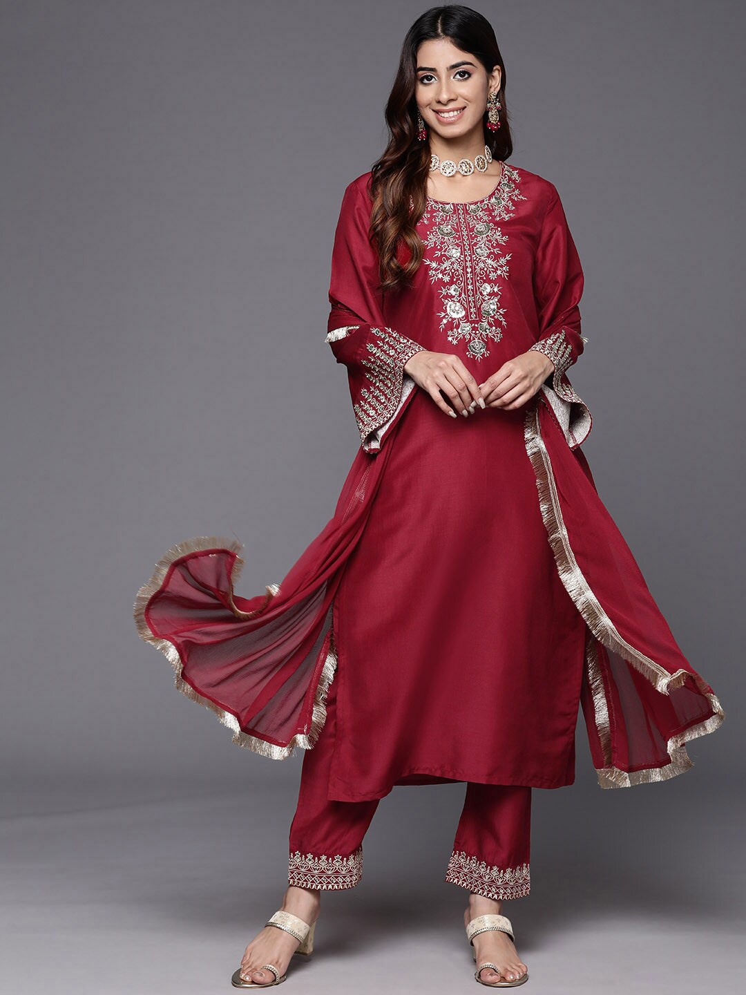 

Varanga Ethnic Motifs Embroidered Regular Kurta with Trousers & With Dupatta, Maroon