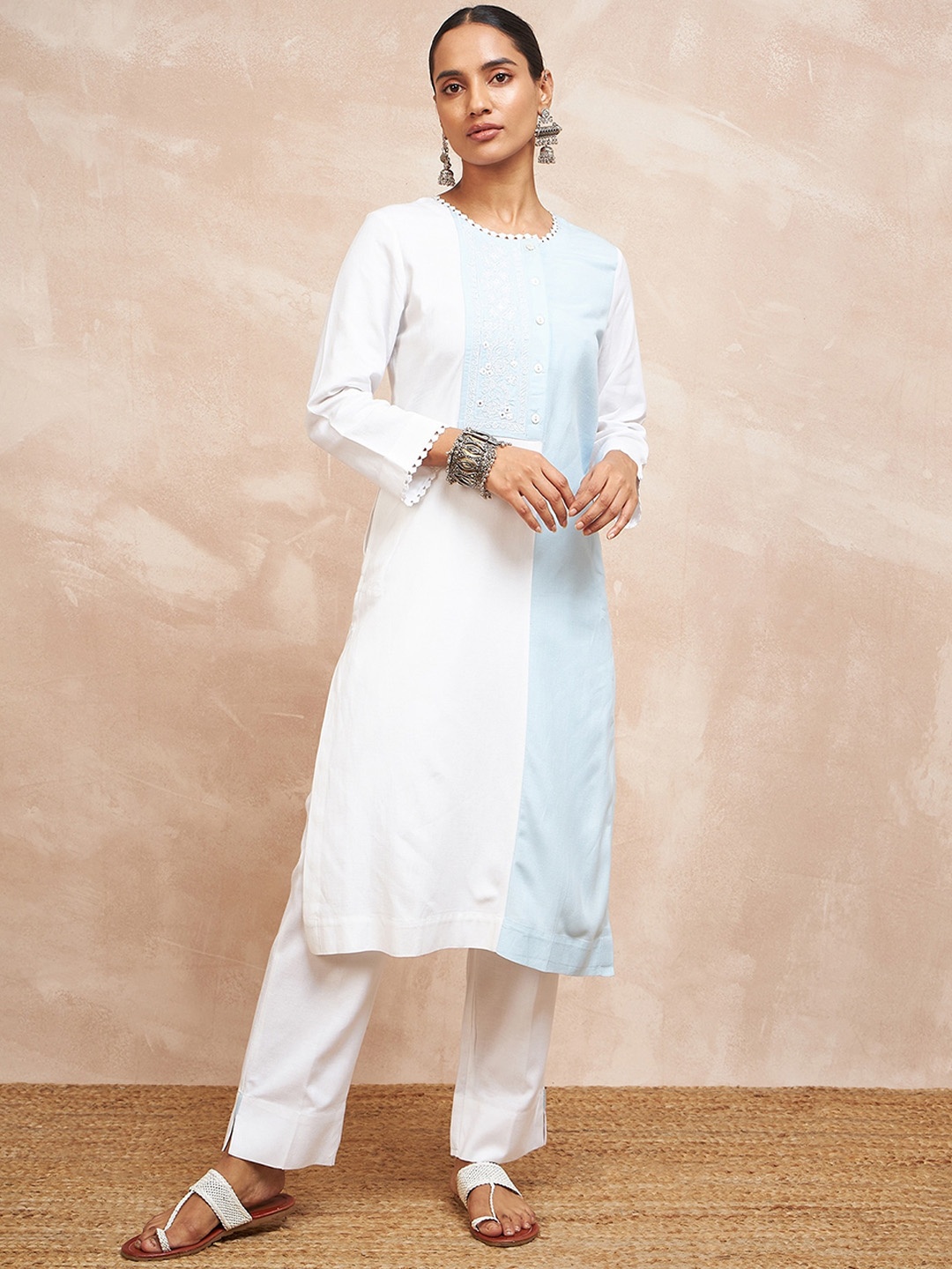 

STADO Round Neck Yoke Design Regular Thread Work Kurta with Trousers, White