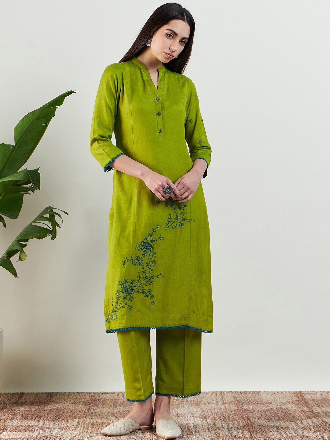 

STADO Floral Embroidered Organic Cotton Straight Kurta with Trousers, Green
