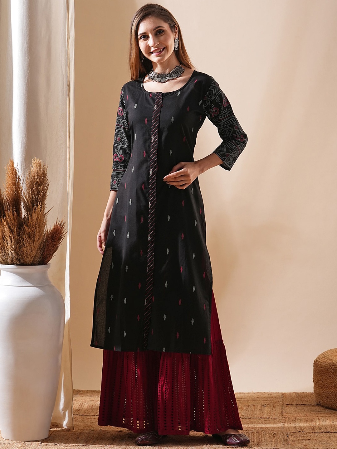 

FASHOR Ethnic Motifs Printed Pure Cotton Straight Kurta, Black