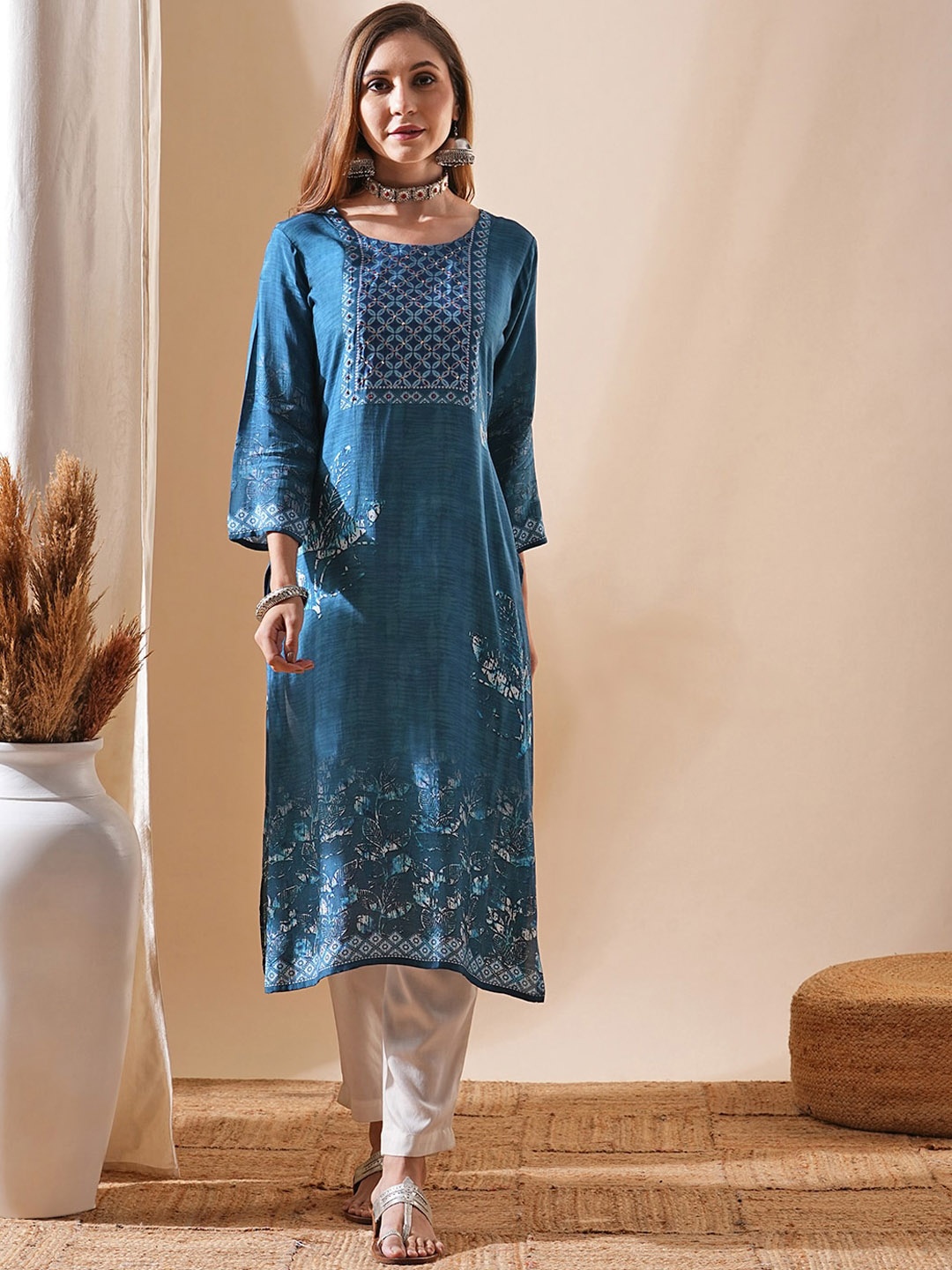 

FASHOR Ethnic Motifs Printed Sequinned Straight Kurta, Blue