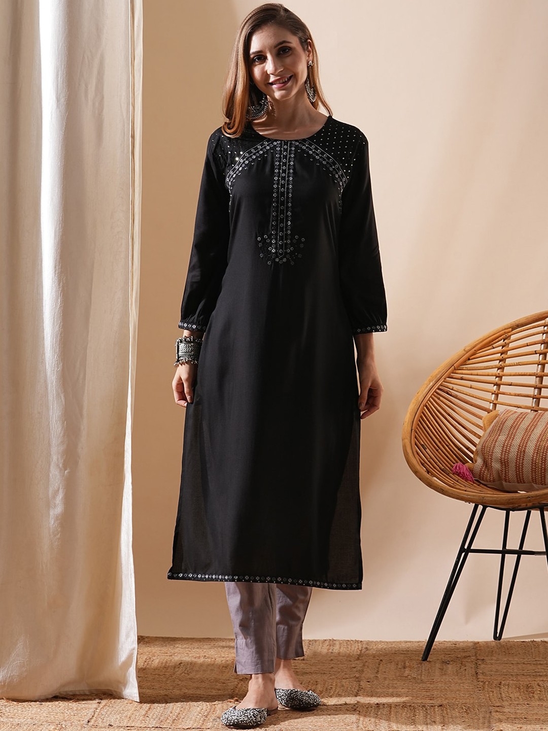 

FASHOR Floral Yoke Design Thread Work Straight Kurta, Black