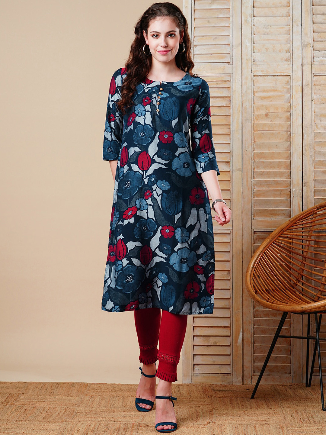 

FASHOR Floral Printed Notched Neck Straight Kurta, Blue
