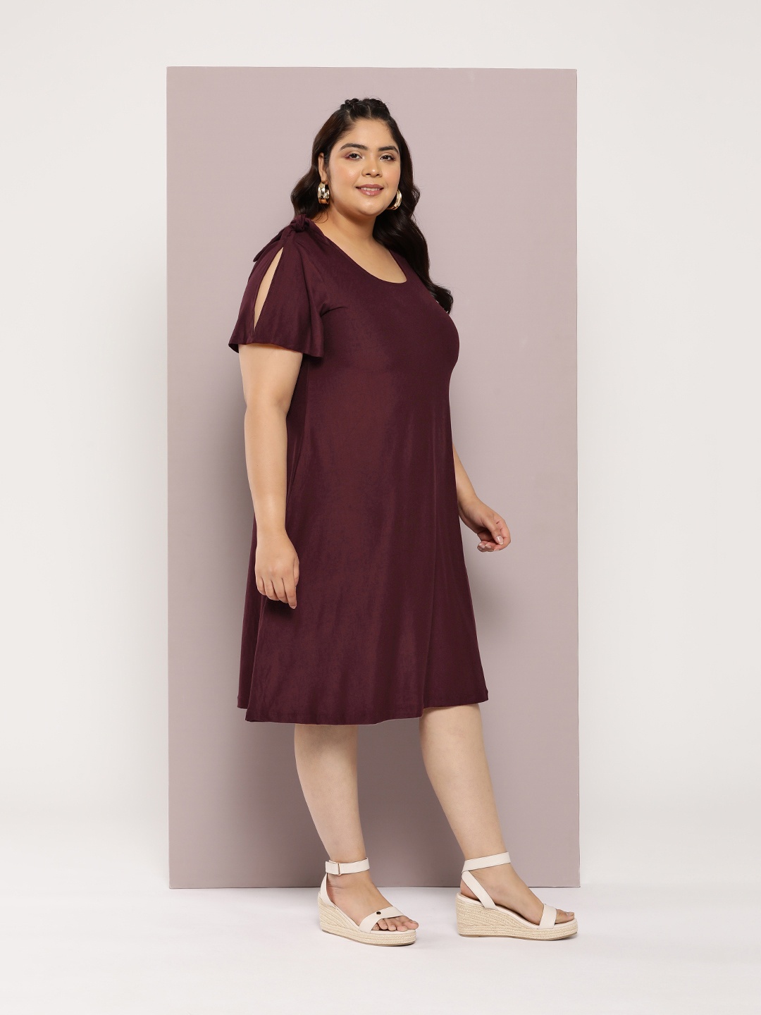 

Qurvii+ Plus Size Solid Slit Sleeve A-Line Midi Dress, Burgundy