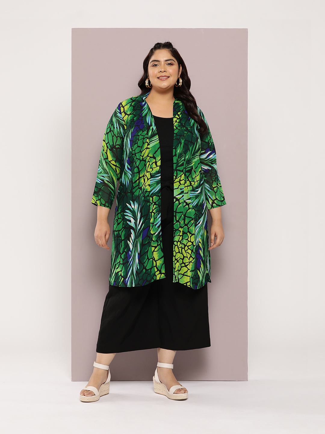 

Qurvii+ Plus Size Tropical Printed Longline Shrug, Green