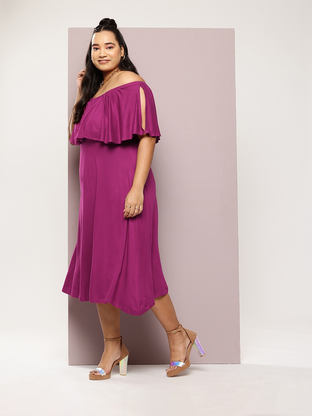 

Qurvii+ Plus Size Solid Ruffled A-Line Midi Dress, Magenta