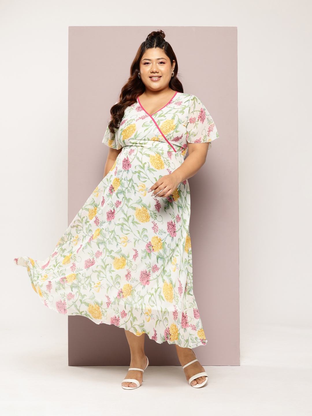 

Qurvii+ Plus Size Floral Print Flared Sleeve Georgette Midi Dress, Off white