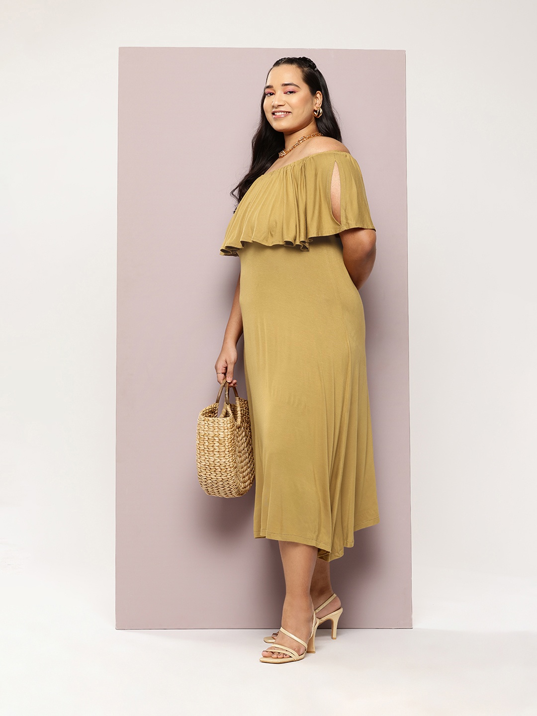 

Qurvii+ Plus Size Solid Ruffled A-Line Midi Dress, Olive