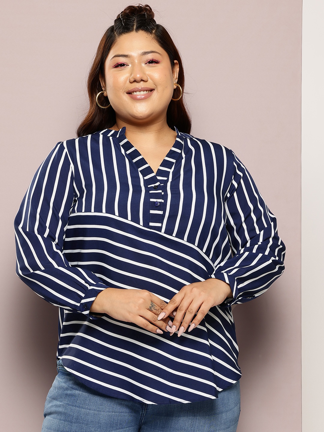 

Qurvii+ Striped Mandarin Collar Crepe Top, Navy blue
