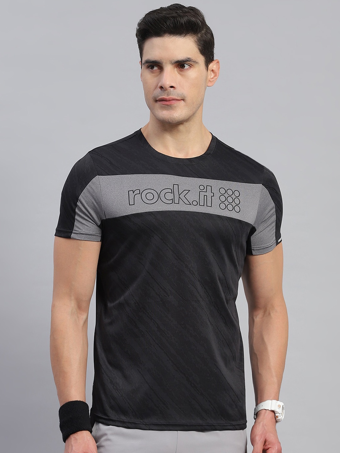 

rock.it Colourblocked Round Neck Cotton Casual Tshirt, Black