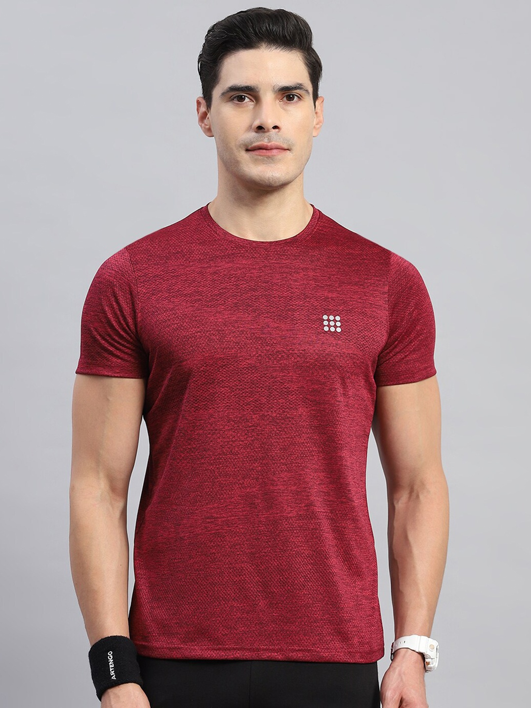 

rock.it Self Design Round Neck Cotton Casual T-shirt, Maroon