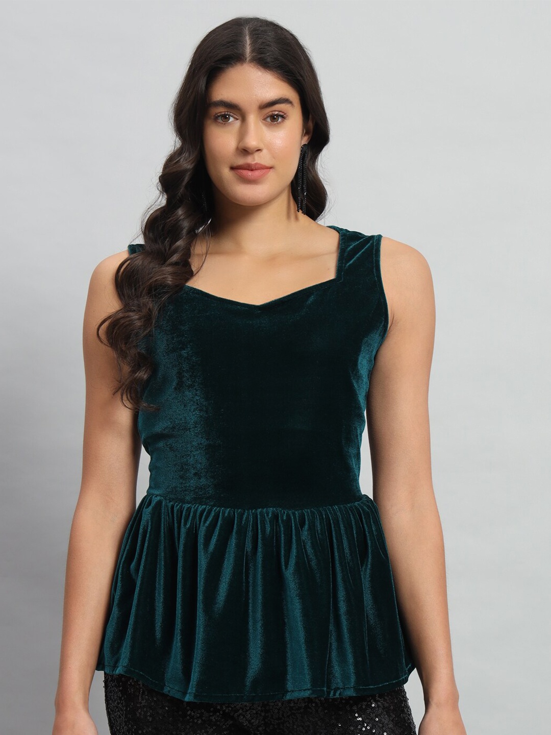 

VAARARO Sweetheart Neck Sleeveless Velvet Peplum Top, Green