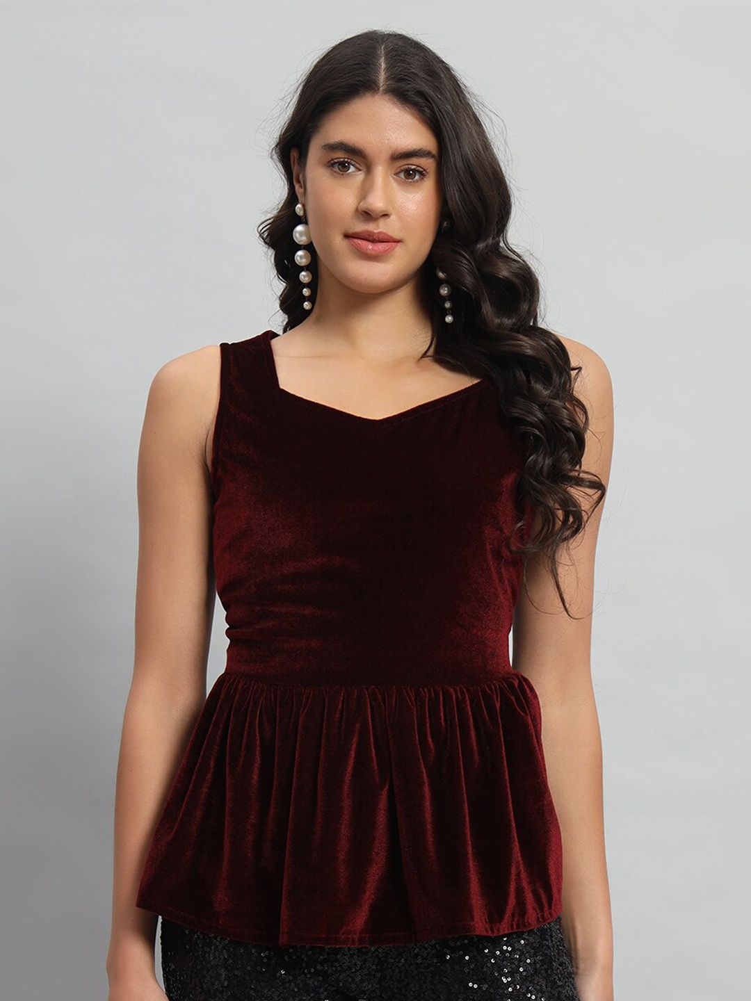 

VAARARO Velvet Peplum Top, Red