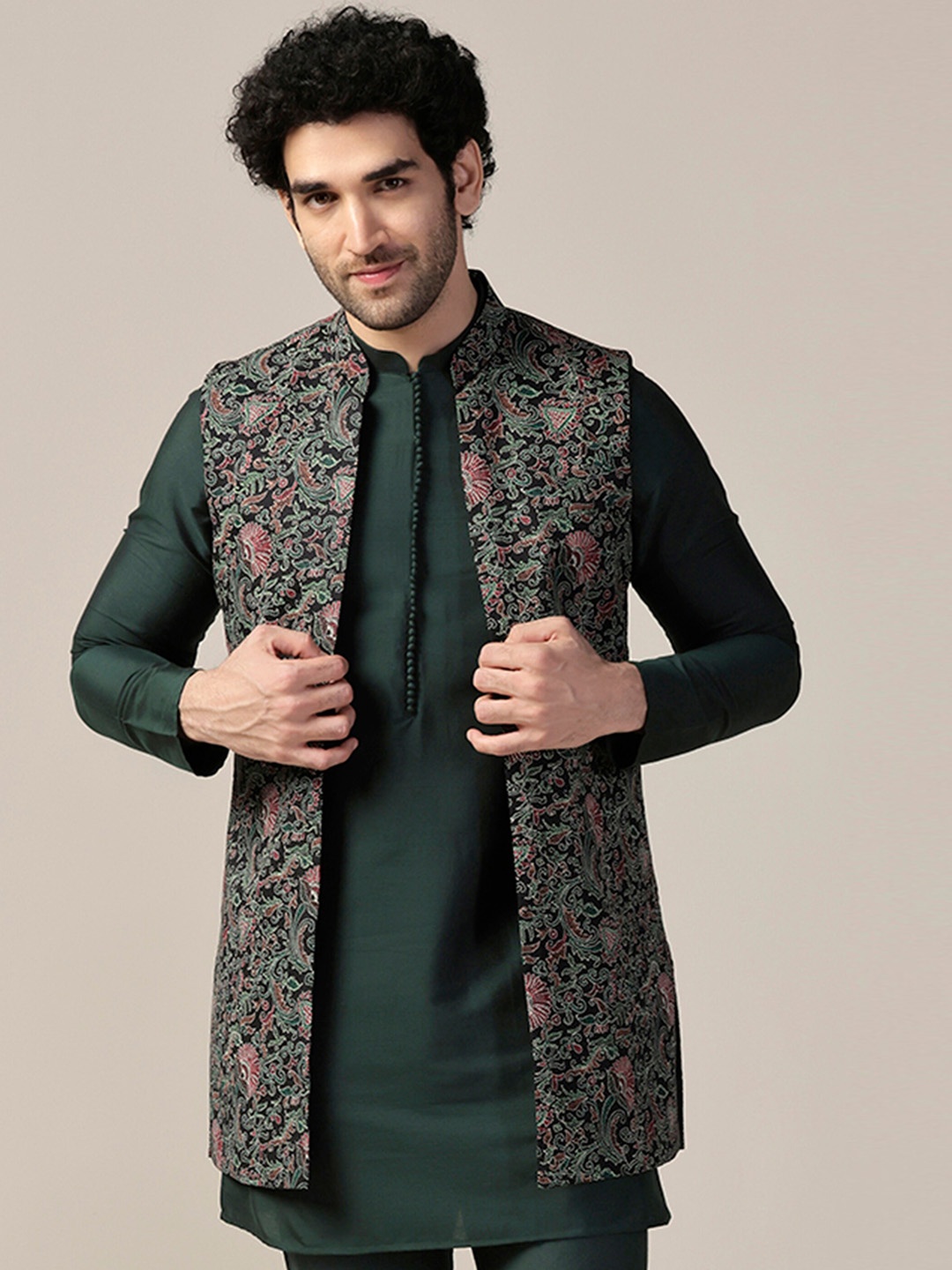 

KISAH Men Floral Printed Mandarin Collar Longline Nehru Jacket, Black