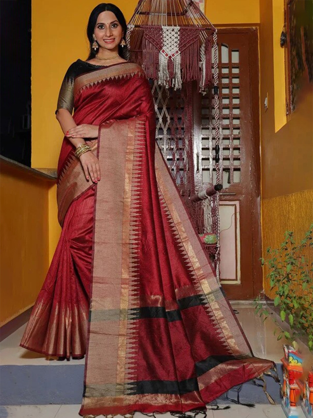 

Kasak Zari Banarasi Saree, Red
