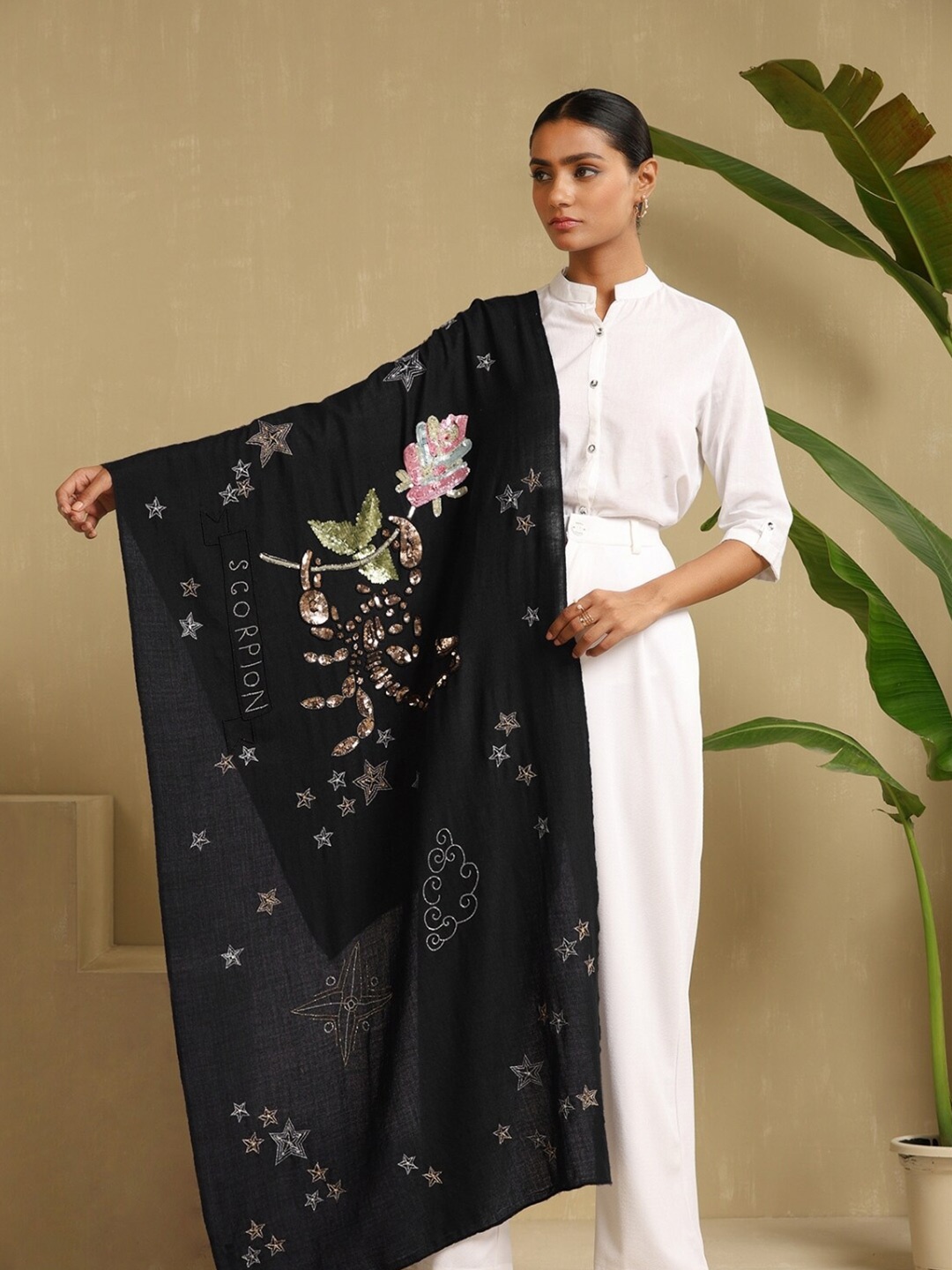 

DUSALA INDIA Floral Embroidered Wool Stole, Black
