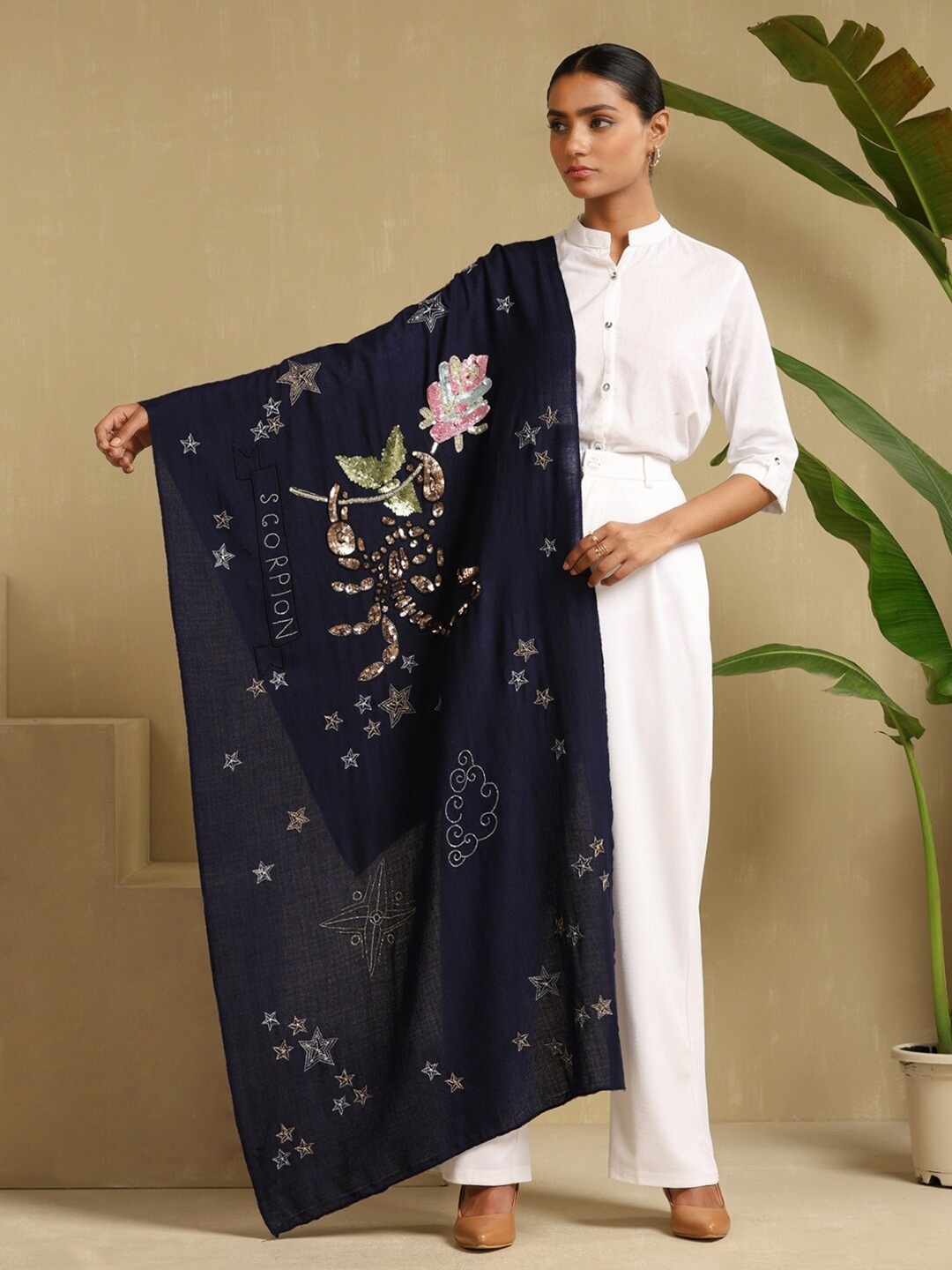 

DUSALA INDIA Embroidered Woolen Stole, Blue