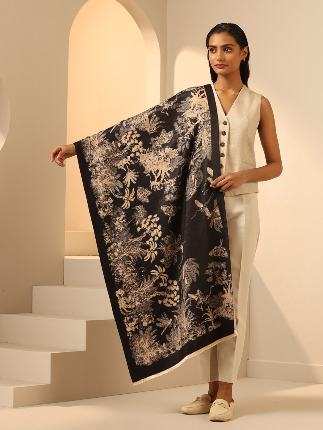 

DUSALA INDIA Jacquard Reversible Vegan Wool Cashmere Stole, Cream