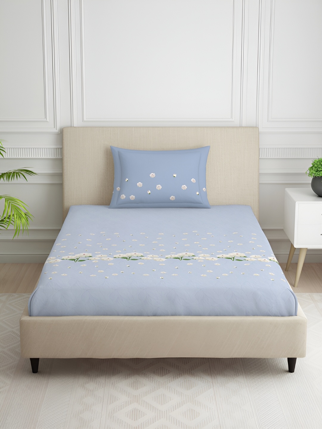 

SPACES Blue & White Floral Cotton 144 TC Single Bedsheet with 1 Pillow Covers
