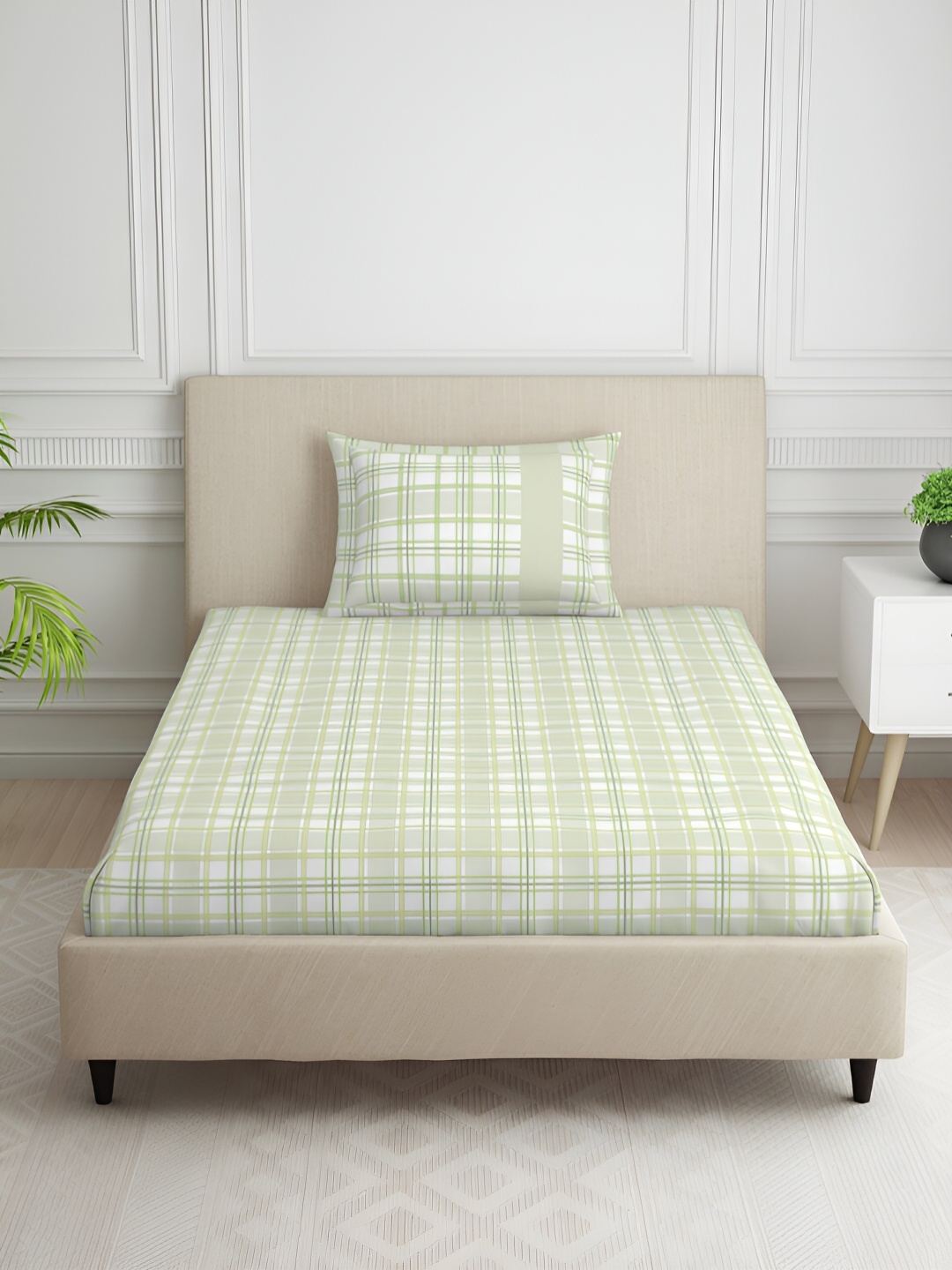 

SPACES Green & White Geometric Printed 144 TC Single Bedsheet with 1 Pillow Covers