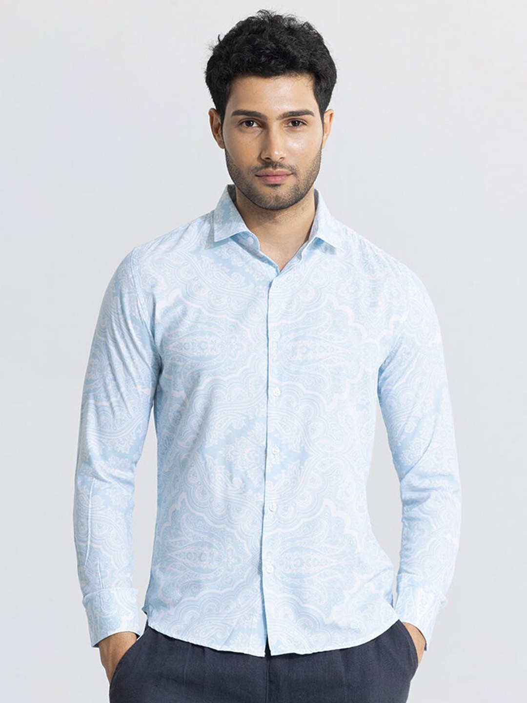 

Snitch Blue Classic Slim Fit Floral Cotton Casual Shirt