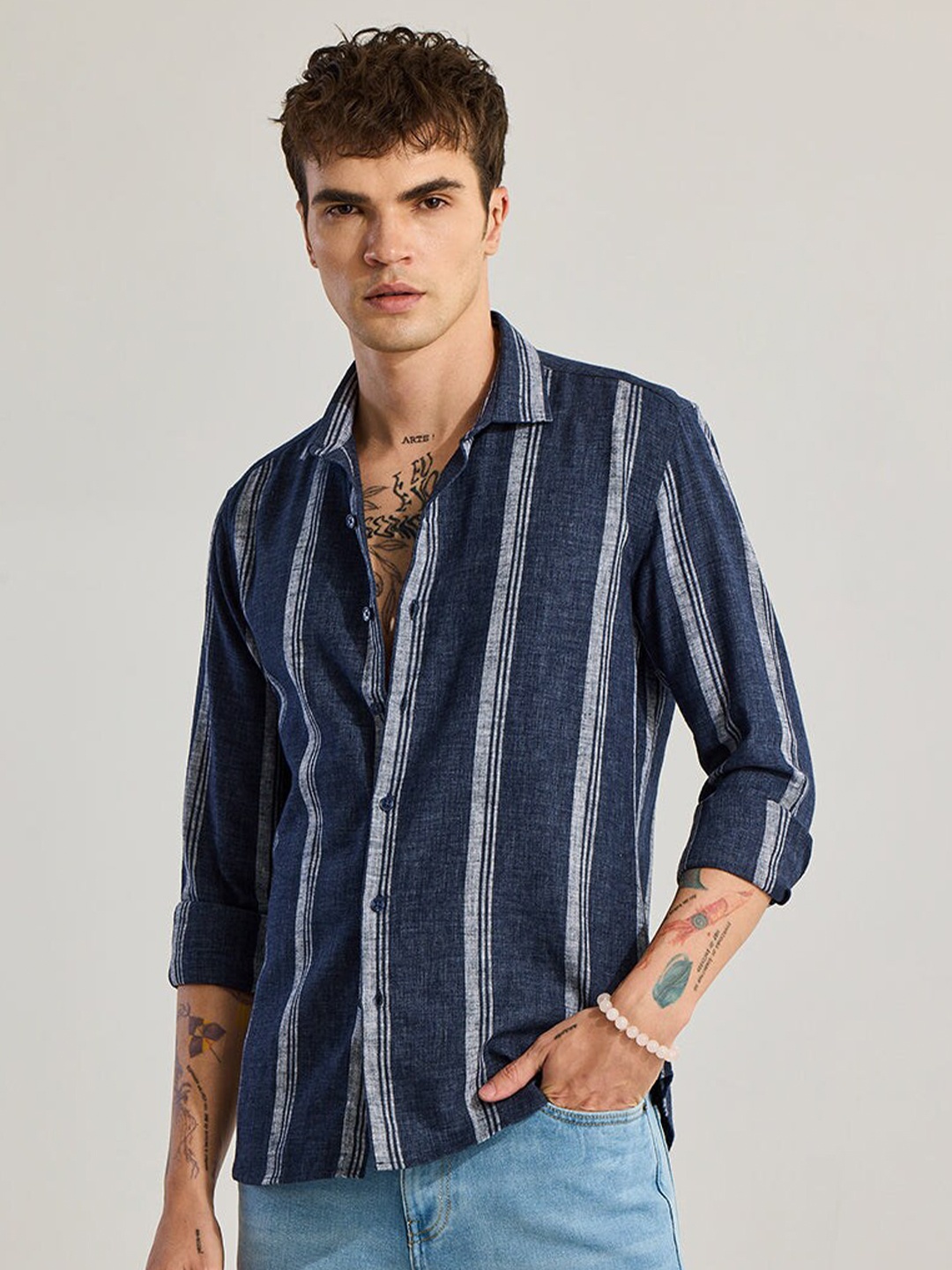 

Snitch Navy Blue Classic Slim Fit Cotton Casual Shirt
