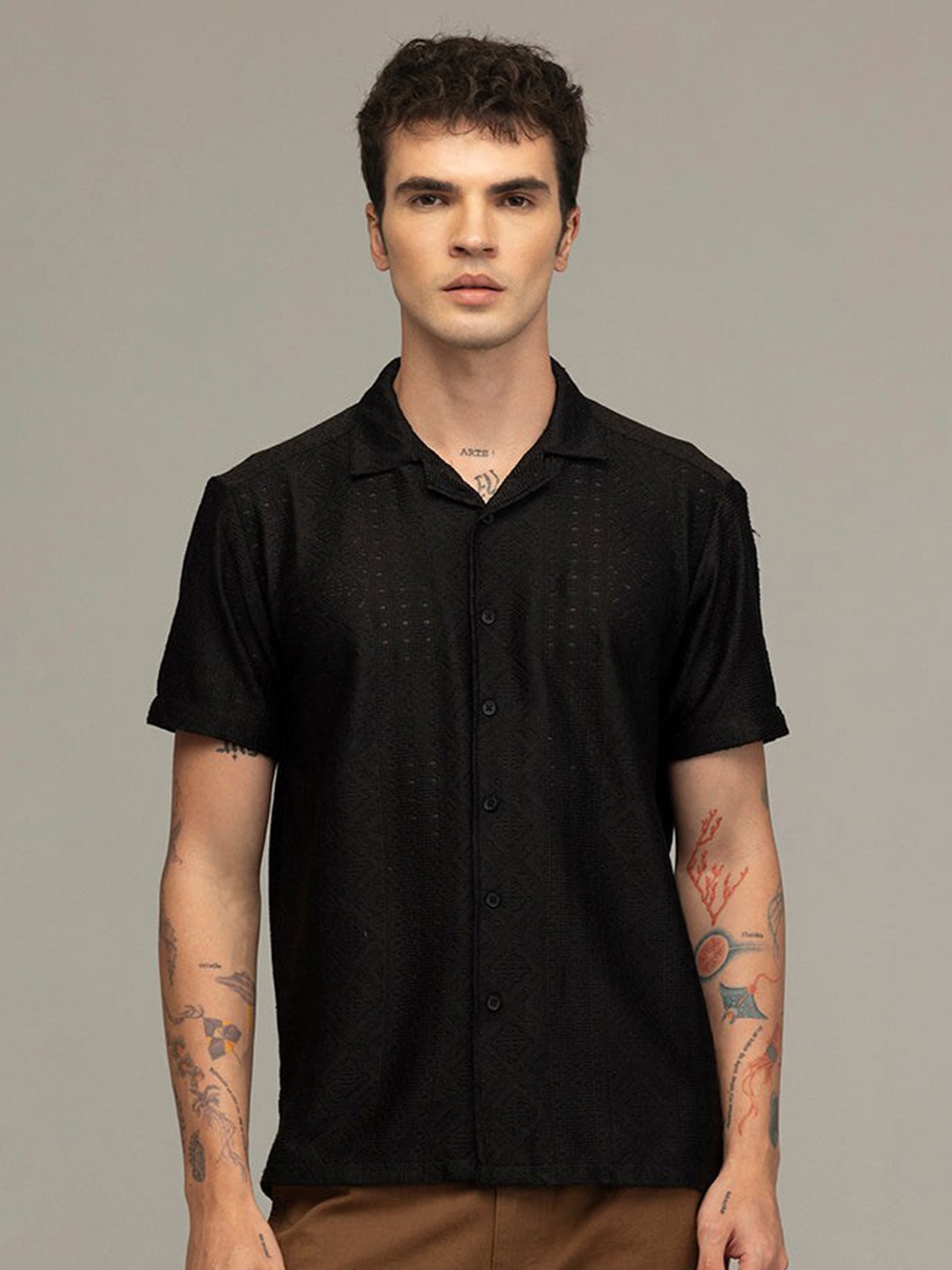 

Snitch Geometric Self DesignClassic Boxy Casual Shirt, Black